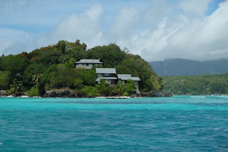 excursions-mahe-glass-bottom-boat-park-marin-7  (©  Seychelles Reservations)