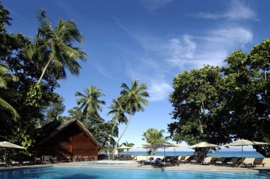 seychelles-berjaya-beauvallon-bay-swimming-pool2  (© Vision Voyages TN / Berjaya Beauvallon Bay Resort and Casino)