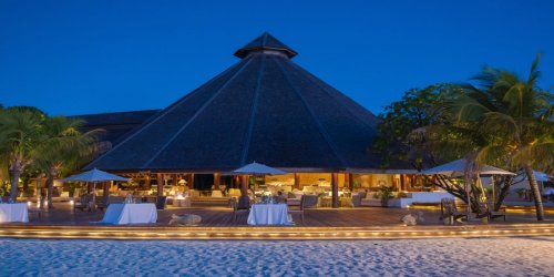seychelles-booking-Denis-Private-Island-restaurant3  (©  Seychelles Reservations)