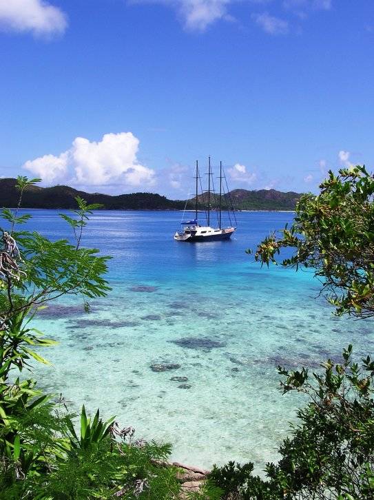 seychelles-booking-Sea-Star-on-Anchor  (© Silhouette Cruises Ltd / Croisiere 8 Jours - Star Bird (itinéraire 2))