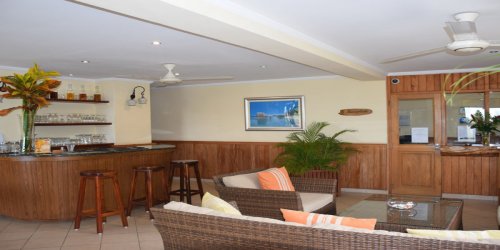 seychelles-booking-bel-air-hotel-bar1  (©  Seychelles Reservations)