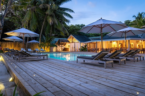 seychelles-booking-bliss-hotel-pool1  (©  Seychelles Reservations)