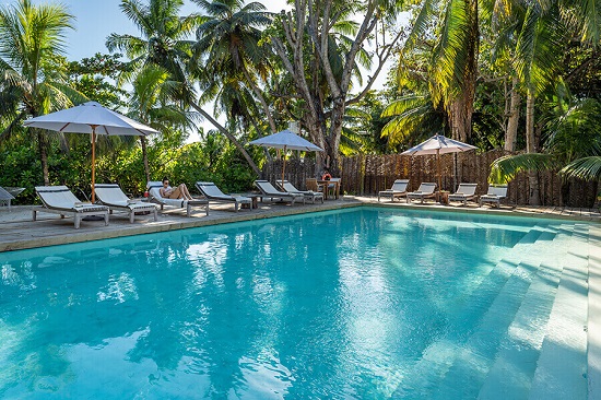 seychelles-booking-bliss-hotel-pool3  (©  Seychelles Reservations)