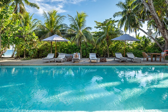 seychelles-booking-bliss-hotel-pool4  (©  Seychelles Reservations)