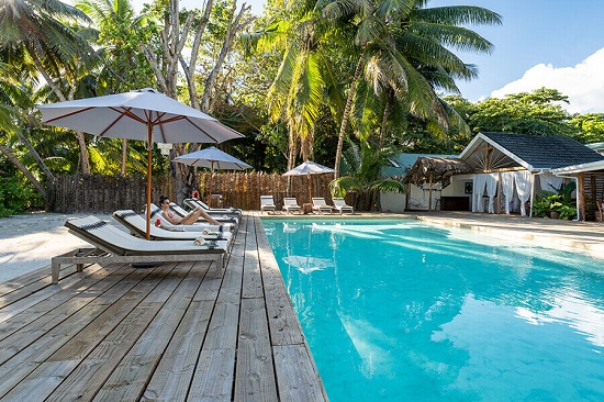 seychelles-booking-bliss-hotel-pool6  (©  Seychelles Reservations)