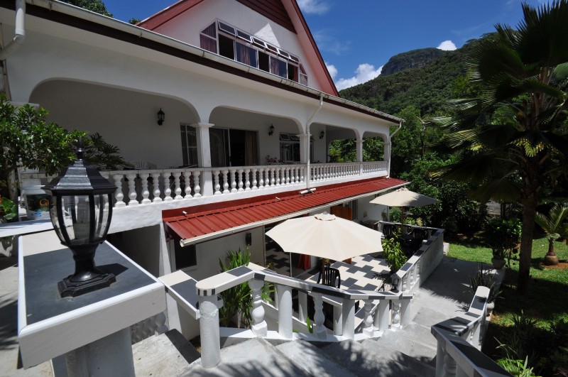 seychelles-booking-chrisent-residence-view2  (©  Seychelles Reservations)