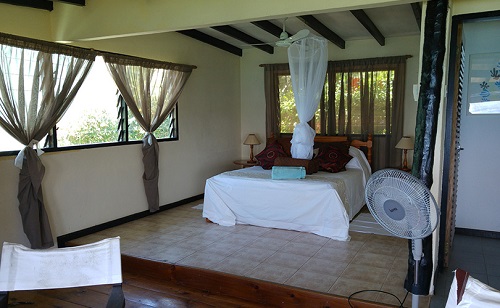 seychelles-booking-praslin-mango-lodge-room2  (©  Seychelles Reservations)