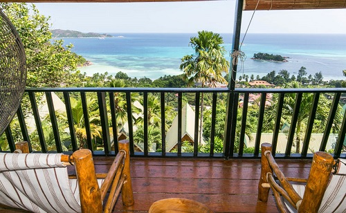 seychelles-booking-praslin-mango-lodge-veranda1  (©  Seychelles Reservations)