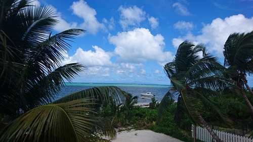 seychelles-booking-seychelles-beach-villa-view-balcony-beach1  (©  Seychelles Reservations)