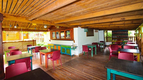 seychelles-booking-takamaka-green-village-dining-room1  (©  Seychelles Reservations)