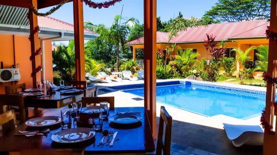 seychelles-booking.com-alha-villa-restaurant1  (©  Seychelles Reservations)