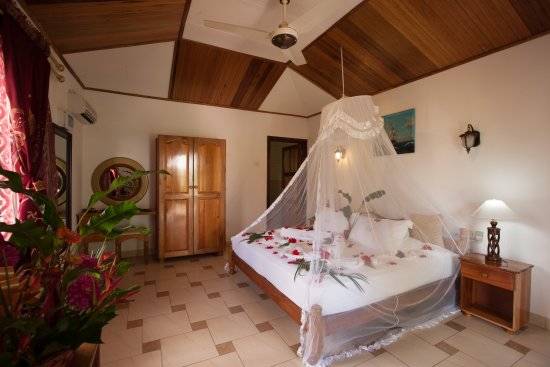 seychelles-etoile-labrine-vue-chambre-1  (©  Seychelles Reservations)
