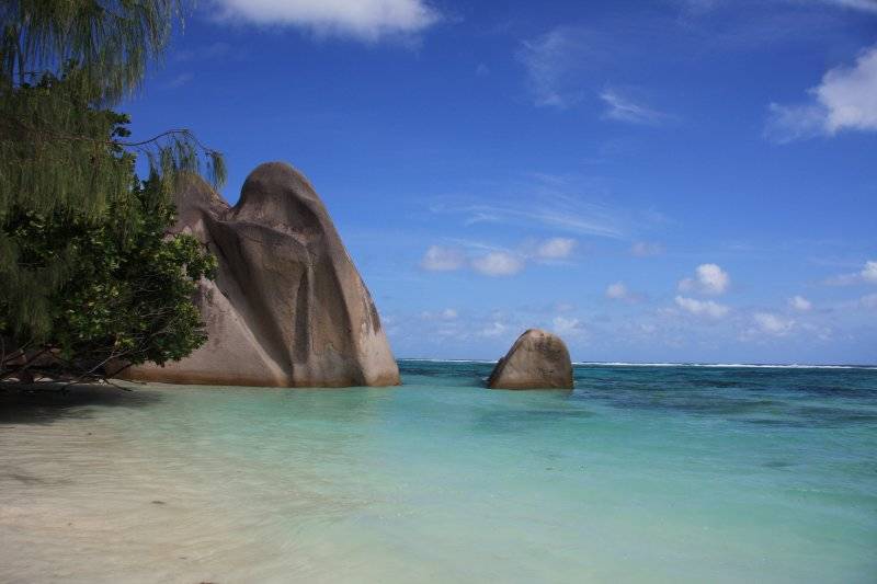seychelles-excursions-la-digue-source-d-argent-12  (©  Seychelles Reservations)