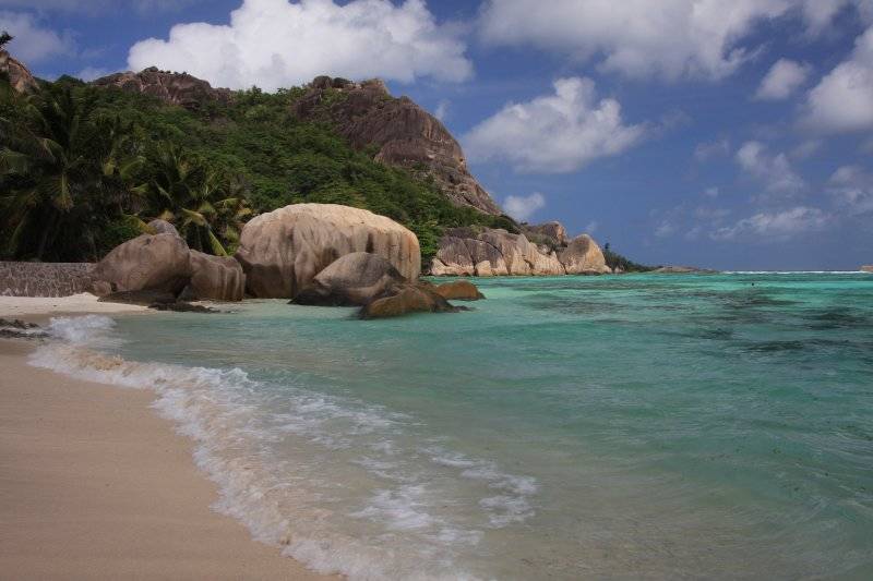 seychelles-excursions-la-digue-source-d-argent-14  (©  Seychelles Reservations)