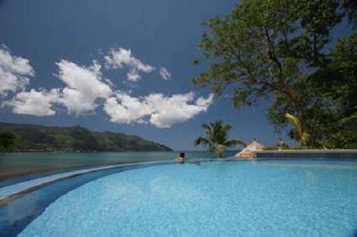 seychelles-hilton-piscine-2  (© Vision Voyages TN / Hilton Seychelles Northolme Resort and Spa)