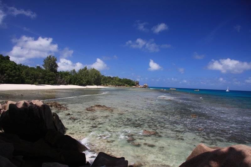 seychelles-la-digue-plage-anse-severe  (©  Seychelles Reservations)