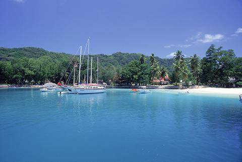 seychelles-la-digue  (©  Seychelles Reservations)