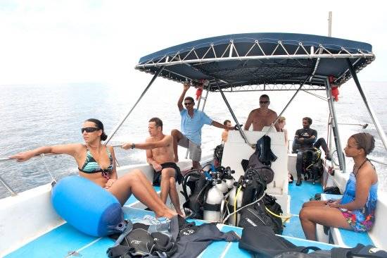 seychelles-mahe-blueseadivers-boat2  (© Blue Sea Divers / Blue Sea Divers - cours FFESSM - CEDIP - 4 jours (niveau 1))