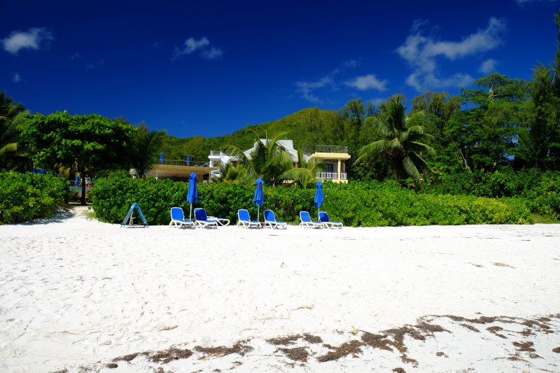 seychelles-praslin-acajou-beach-resort-10  (©  Seychelles Reservations)
