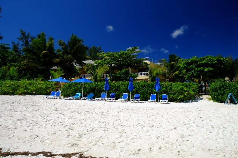 seychelles-praslin-acajou-beach-resort-9  (©  Seychelles Reservations)