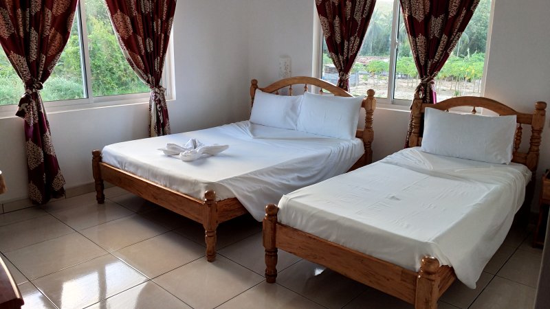 seychelles-praslin-casadani-luxury-appartement-room-2  (©  Seychelles Reservations)